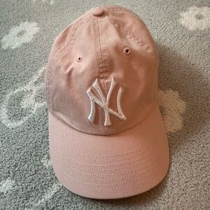 Light pink women’s 47 brand MLB New York Yankees hat one size (adjustable)